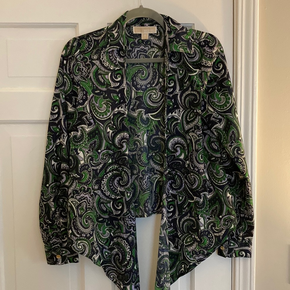Michael Kors XS blouse. Pretty paisley print, can tie at the bottom.